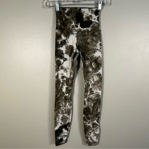 Lululemon align diamond dye camo green‎ 27 in HR size 0